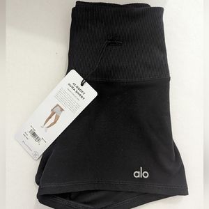 Alo yoga alosoft aura shorts